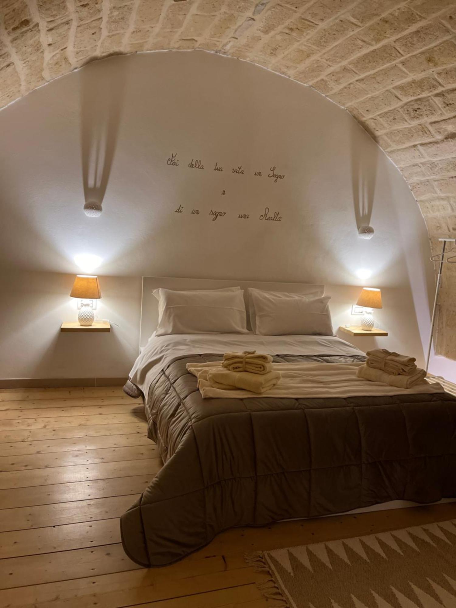 Epoca Suite House Trani Exterior photo