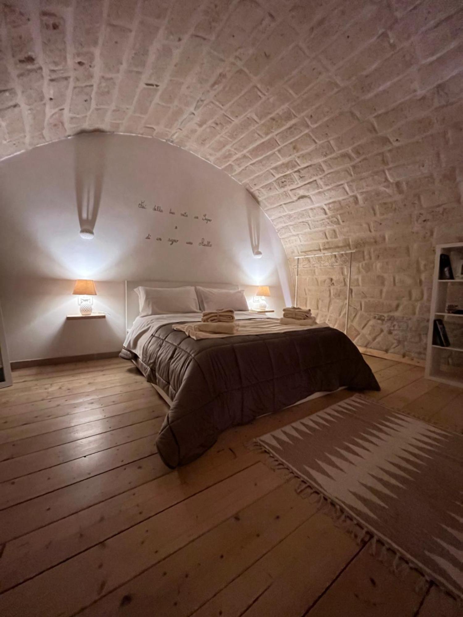 Epoca Suite House Trani Exterior photo