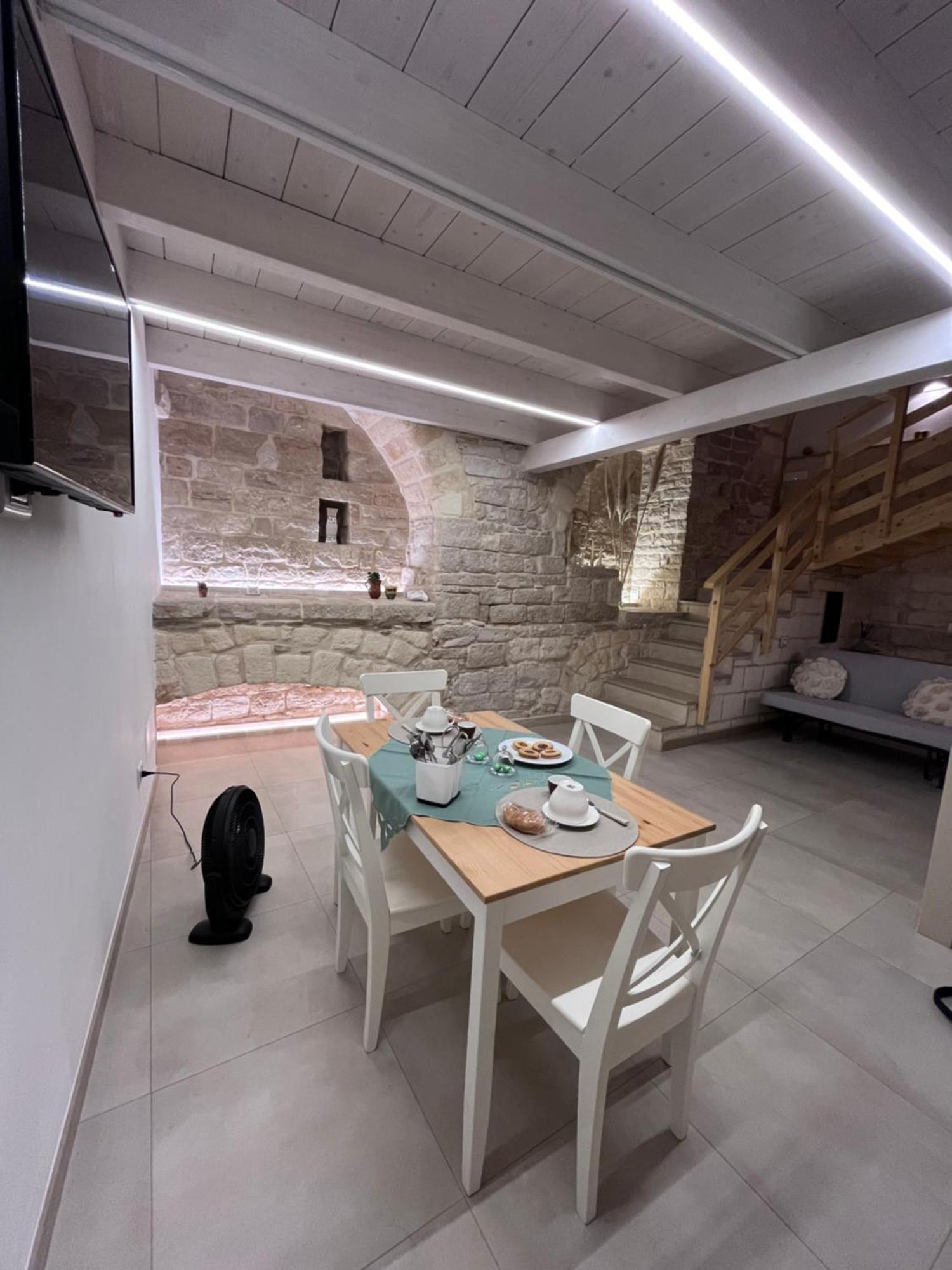 Epoca Suite House Trani Exterior photo