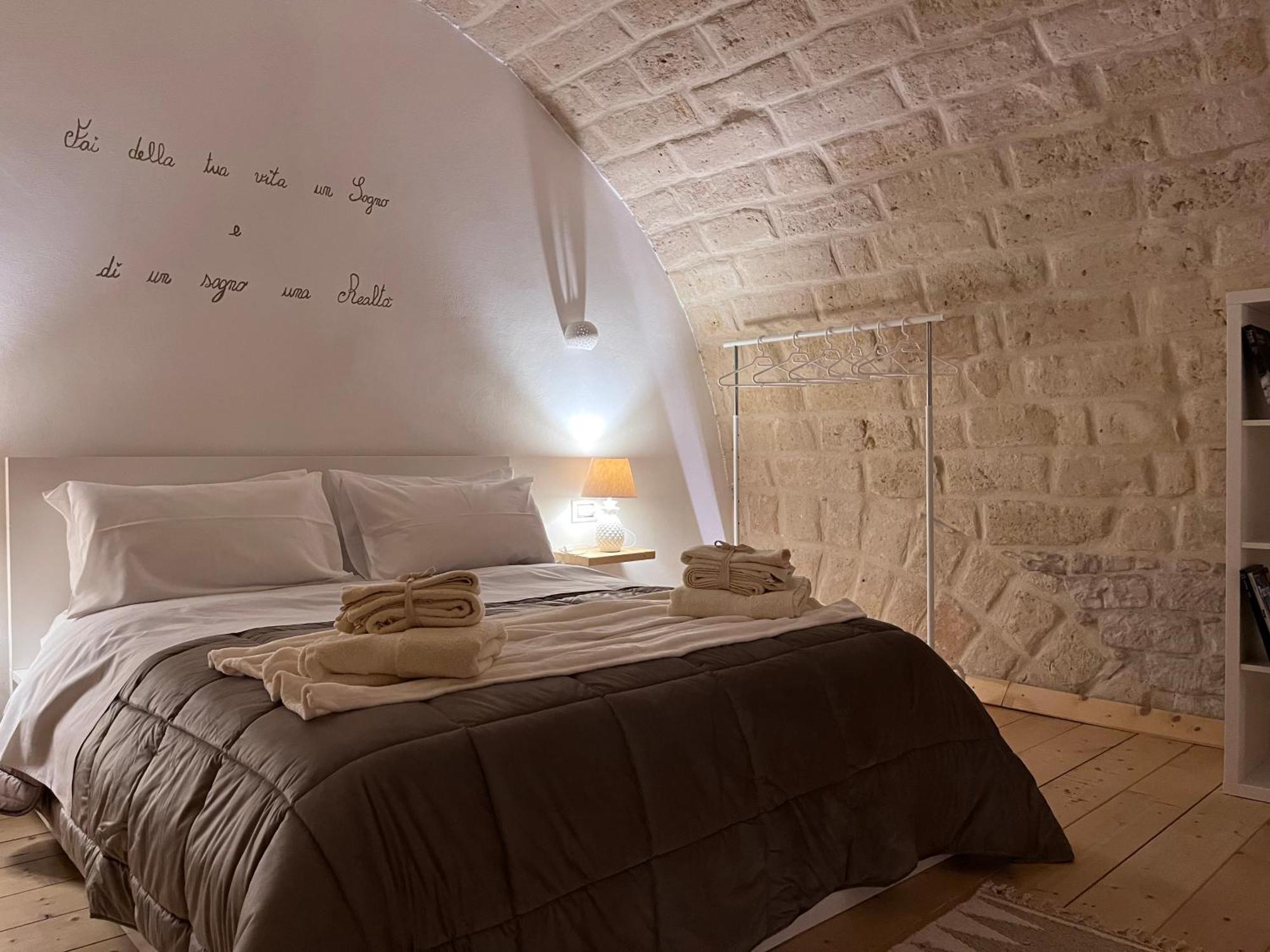 Epoca Suite House Trani Exterior photo