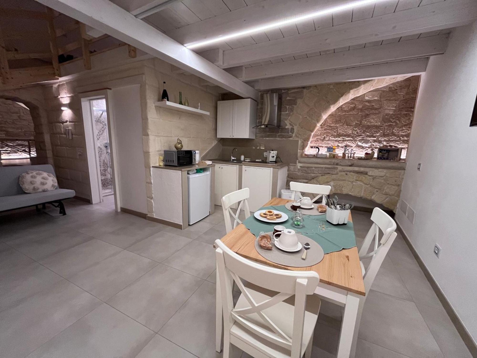 Epoca Suite House Trani Exterior photo