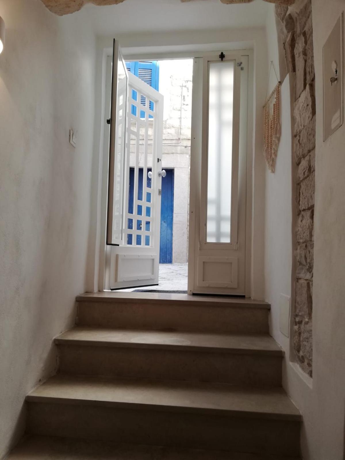 Epoca Suite House Trani Exterior photo