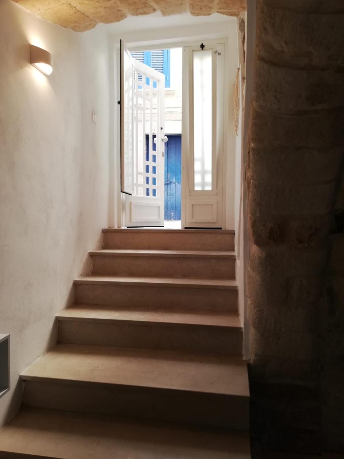 Epoca Suite House Trani Exterior photo